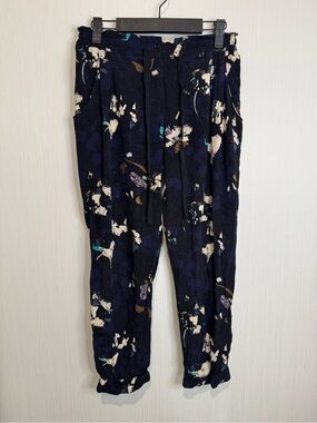Aritzia Wilfred Marais Pant. XS. Black/Blue Floral Print. No flaws noted.